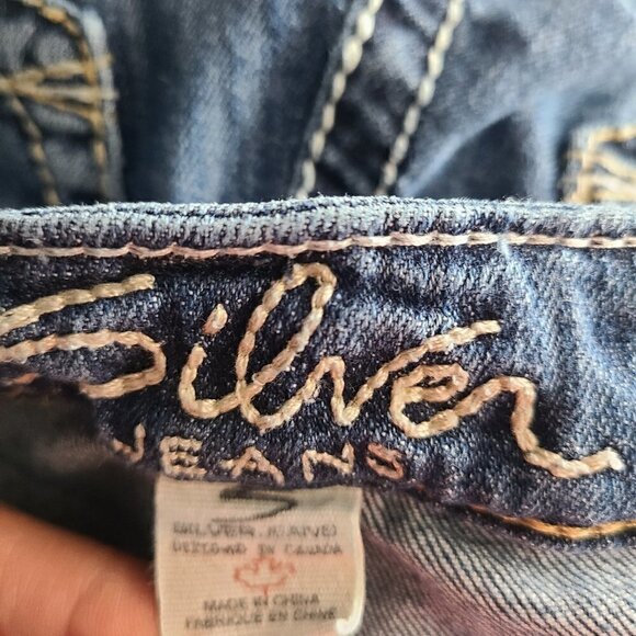 Silver Jeans Aiko Thick Embroidered Stitch Capri Denim Jeans - Picture 7 of 10